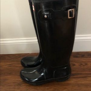 black glossy hunter boots